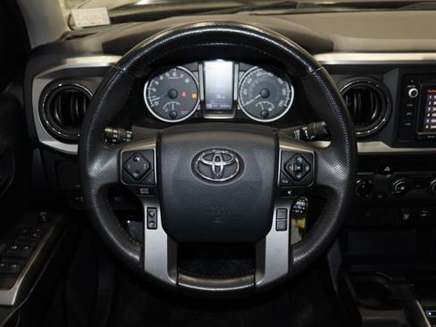 Used 2019 Toyota Tacoma SR5 AWD/4WD image 10