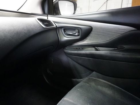 Used 2017 Nissan Murano SV image 29