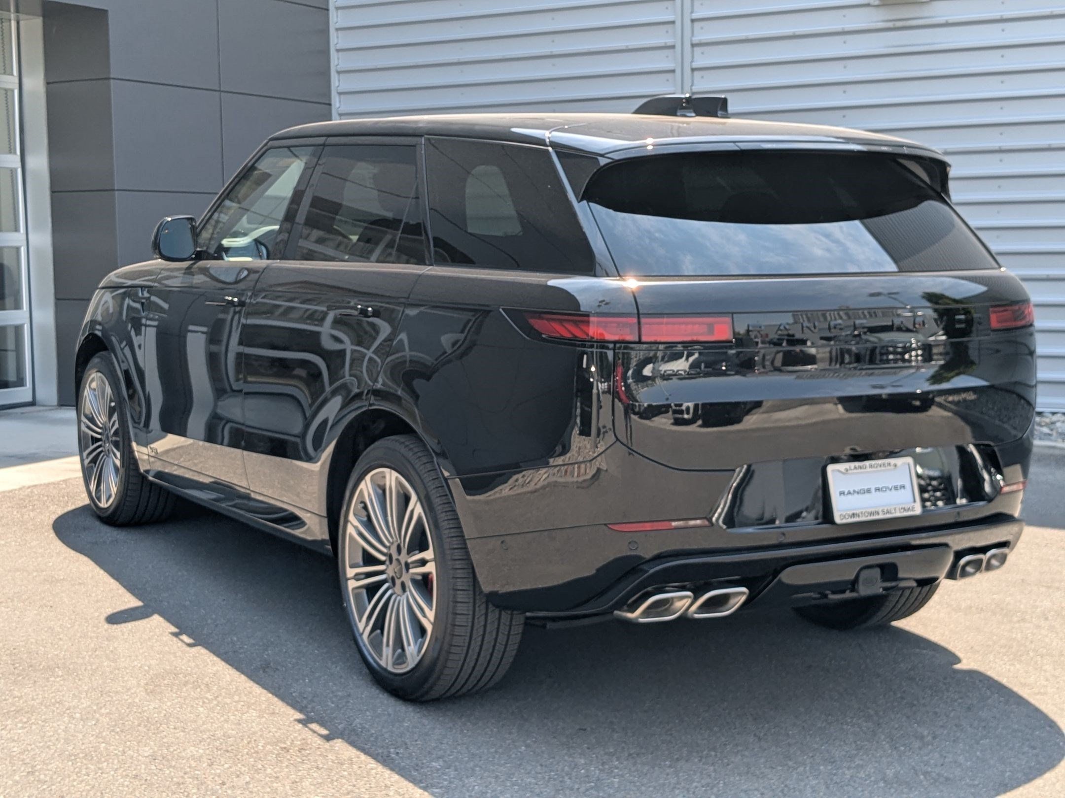New 2026 Land Rover Range Rover Sport Dynamic SE AWD/4WD image 7