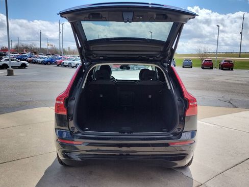 Used 2023 Volvo XC60 B5 Core AWD/4WD image 16