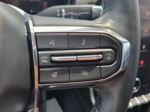 Used 2025 GMC Terrain Elevation AWD/4WD image 17