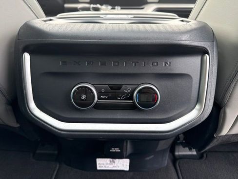 Used 2025 Ford Expedition Max Active AWD/4WD image 13