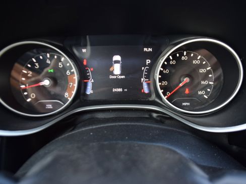 Used 2018 Jeep Compass Latitude w/ Popular Equipment Group image 18