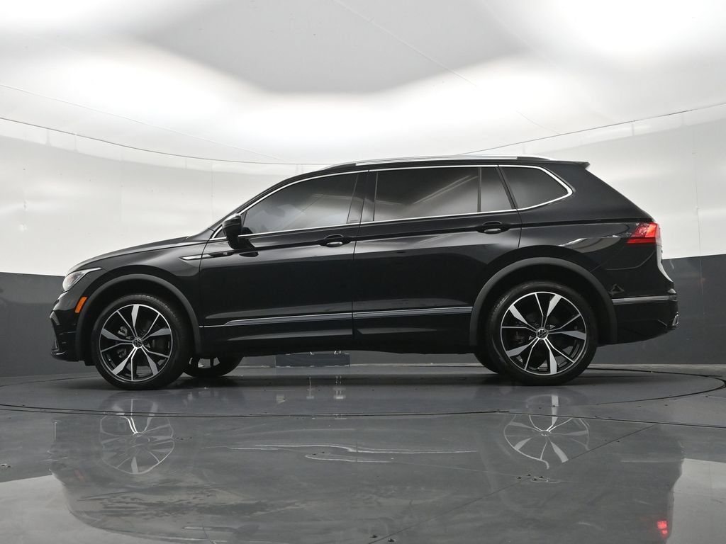 Used 2024 Volkswagen Tiguan SEL R-Line AWD/4WD image 30