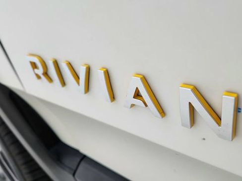 Used 2024 Rivian R1S Adventure AWD/4WD image 17