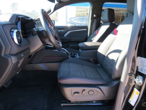 Used 2023 Chevrolet Colorado Z71 w/ Z71 Convenience Package 2 image 13