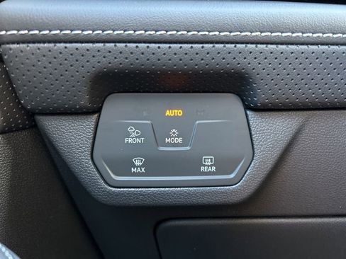 New 2026 Volkswagen Atlas Cross Sport SE image 25