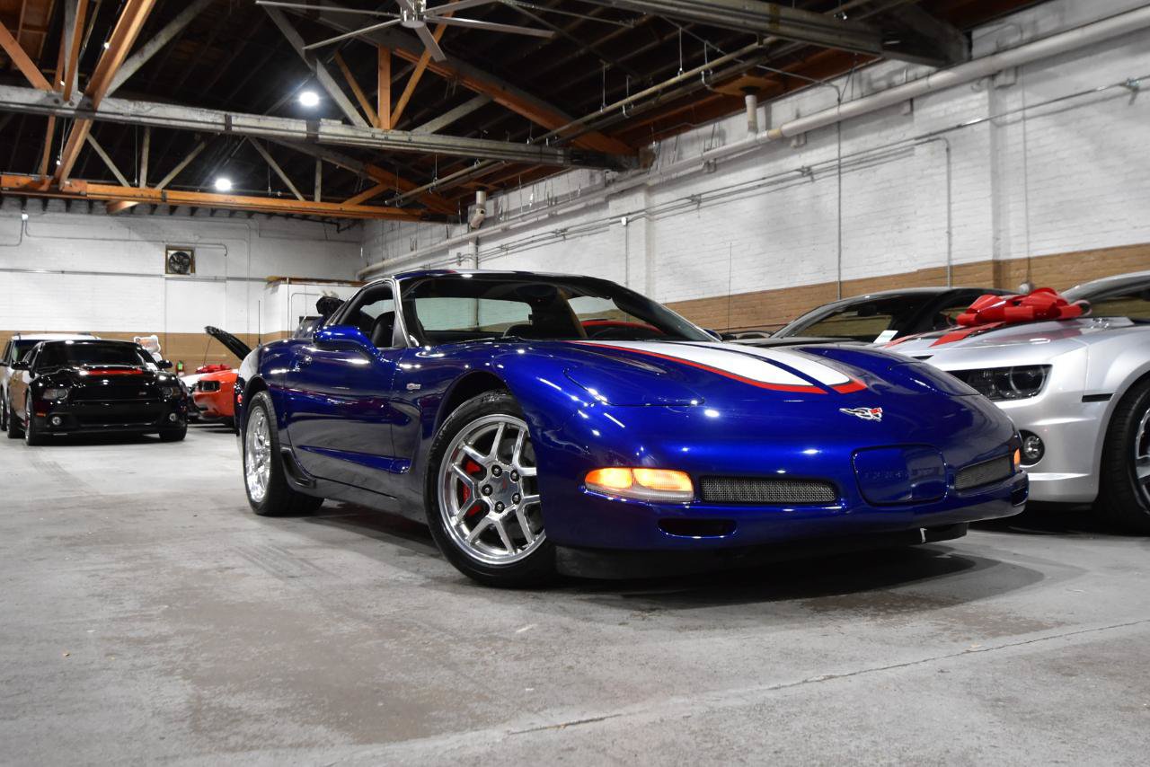 Used 2004 Chevrolet Corvette Z06 w/ Z06 Preferred Equipment Group RWD image 44
