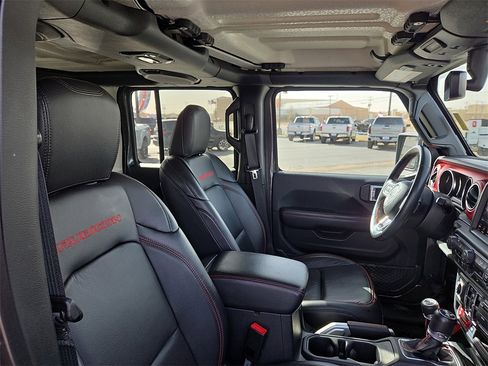 Used 2018 Jeep Wrangler Unlimited Rubicon image 14