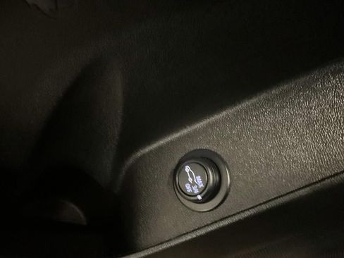 Used 2024 Chevrolet Equinox LT image 33