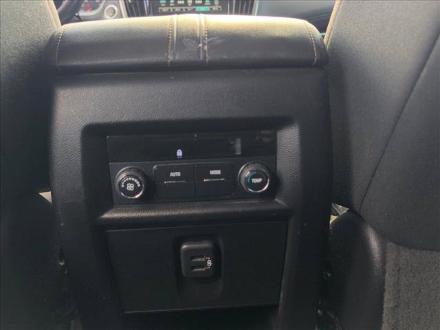 Used 2018 Chevrolet Traverse LT FWD image 13