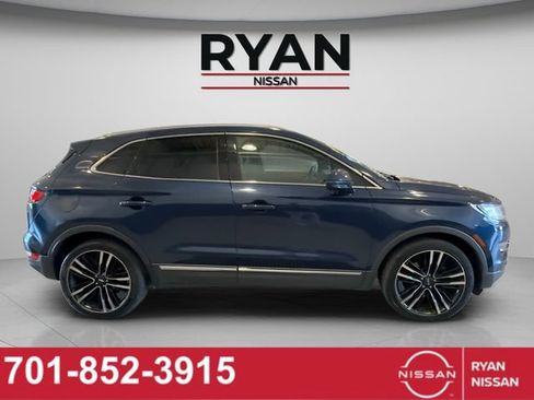Used 2017 Lincoln MKC Reserve w/ Lincoln MKC Climate Package AWD/4WD image 2