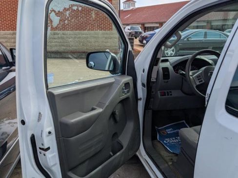 Used 2016 Nissan Frontier S RWD image 4