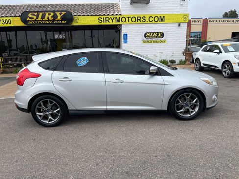 Used 2013 Ford Focus SE image 2