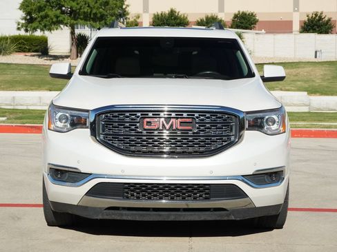 Used 2017 GMC Acadia Denali w/ Technology Package FWD image 8