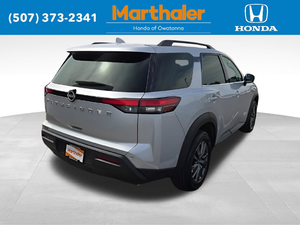 Used 2025 Nissan Pathfinder SV FWD image 5