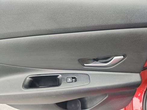 Certified 2021 Hyundai Elantra SEL w/ Convenience Package image 26