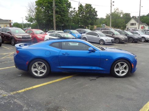 Used 2017 Chevrolet Camaro LT RWD image 16