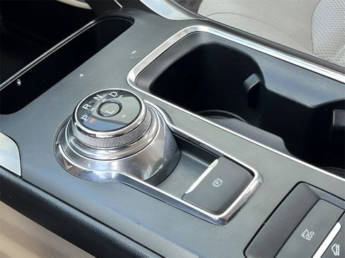 Used 2018 Ford Fusion SE image 31