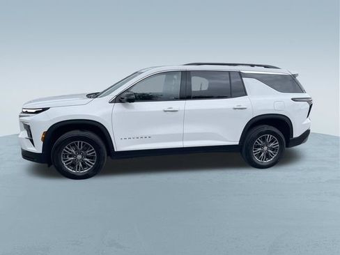 Used 2024 Chevrolet Traverse LT FWD image 8