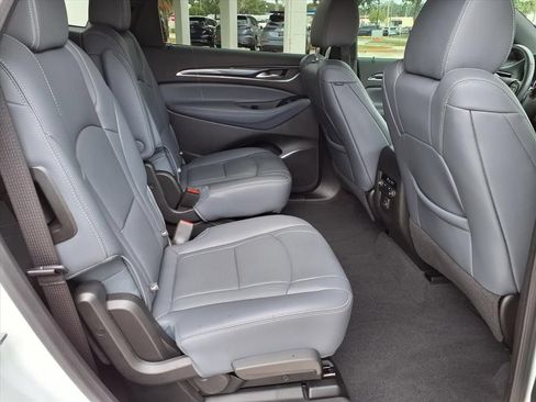 Used 2024 Buick Enclave Essence FWD image 13
