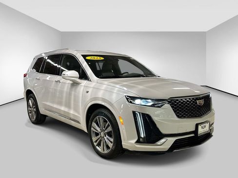 Used 2023 Cadillac XT6 Premium Luxury w/ Technology Package AWD/4WD image 7
