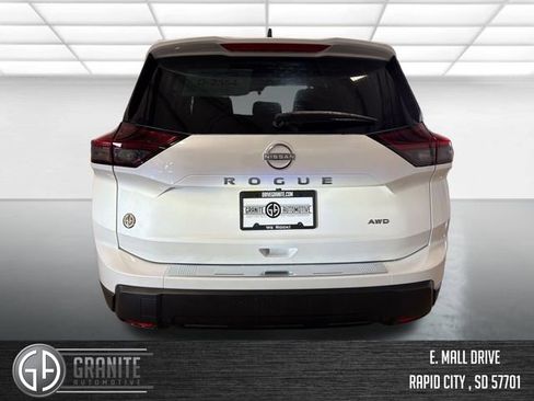 New 2026 Nissan Rogue SV w/ Cold Weather Package AWD/4WD image 4