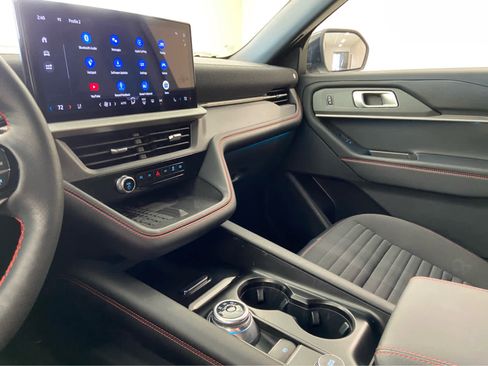 Used 2025 Ford Explorer ST-Line w/ Premium Package AWD/4WD image 39