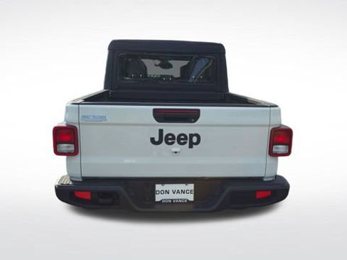 Used 2026 Jeep Gladiator Sport AWD/4WD image 4
