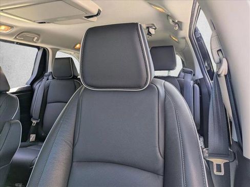 Used 2025 Honda Odyssey Touring image 13