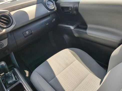 Used 2019 Toyota Tacoma SR5 RWD image 16