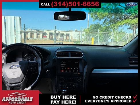 Used 2017 Ford Explorer XLT w/ Equipment Group 201A FWD image 13