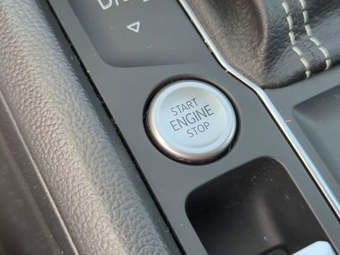 Certified 2023 Volkswagen Atlas SE image 32