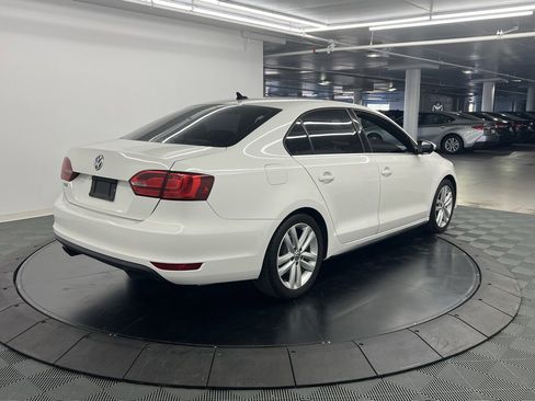 Used 2012 Volkswagen Jetta GLI image 4