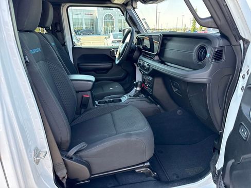 Used 2024 Jeep Wrangler Unlimited Rubicon 4xe image 36