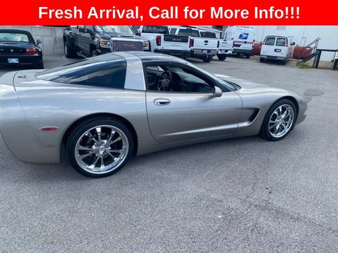 Used 1998 Chevrolet Corvette Coupe w/ Memory Pkg RWD image 3