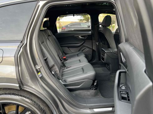 Used 2020 Audi Q7 3.0T Prestige w/ Prestige Package AWD/4WD image 30