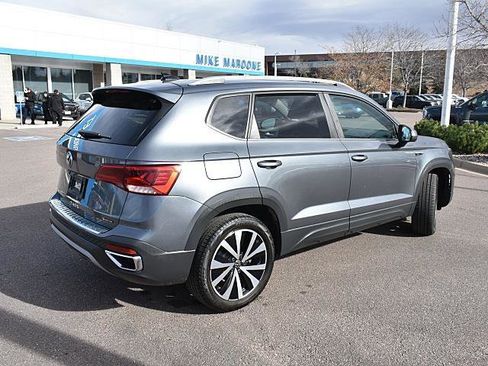 Used 2022 Volkswagen Taos SE image 6