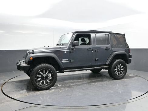 Used 2017 Jeep Wrangler Unlimited Sport w/ Connectivity Group AWD/4WD image 7