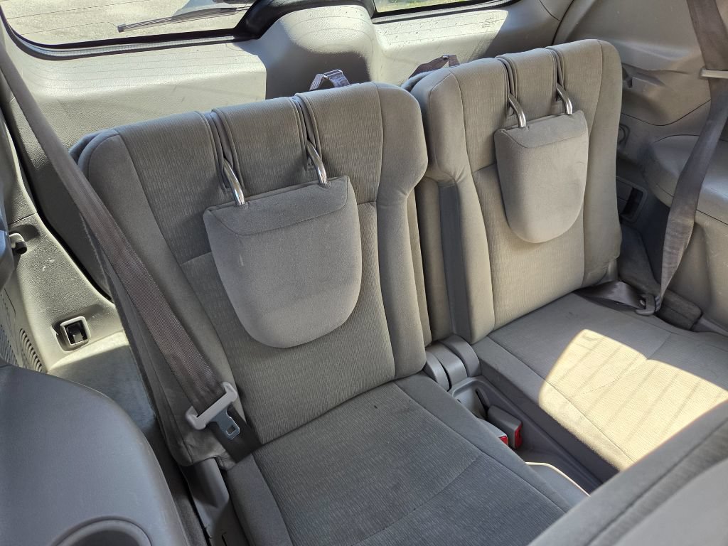 Used 2013 Toyota Highlander Plus FWD image 32