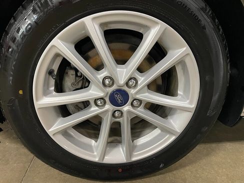 Used 2018 Ford Focus SE image 22