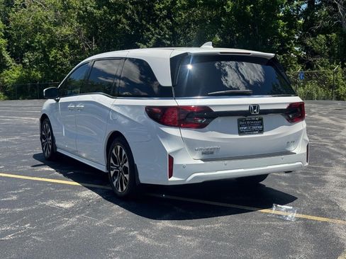 Certified 2026 Honda Odyssey Elite image 7
