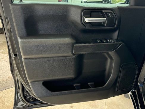 Used 2019 Chevrolet Silverado 1500 Custom w/ Custom Convenience Package image 16