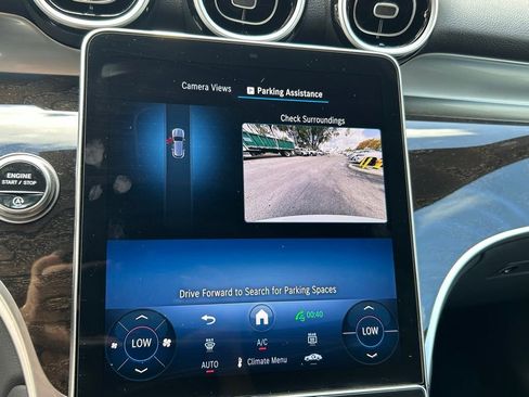 Used 2025 Mercedes-Benz GLC 300 4MATIC image 23