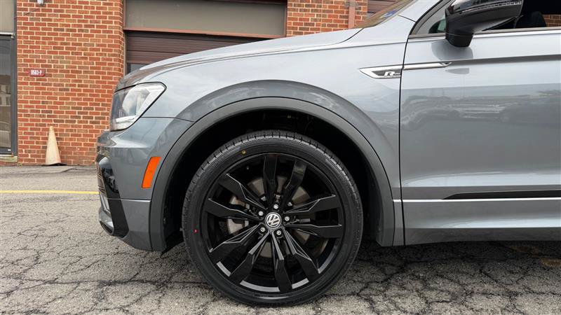 Used 2021 Volkswagen Tiguan SE R-Line AWD/4WD image 5