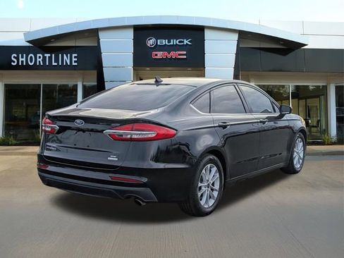 Used 2019 Ford Fusion SE image 3