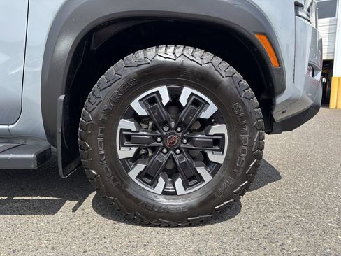 Used 2022 Nissan Frontier PRO-4X AWD/4WD image 9