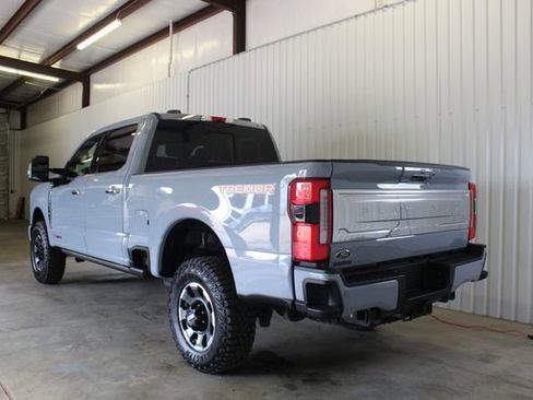 Used 2024 Ford F250 Platinum w/ Tremor Off-Road Package AWD/4WD image 4
