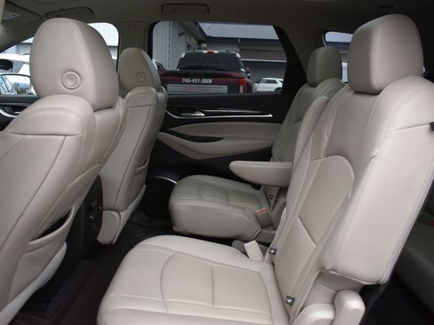 Used 2019 Buick Enclave Essence image 17