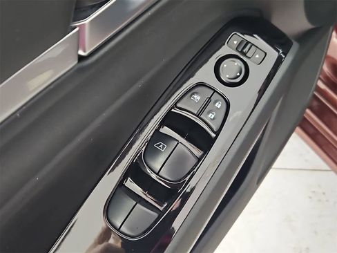 Used 2023 Nissan Altima 2.5 SV image 17